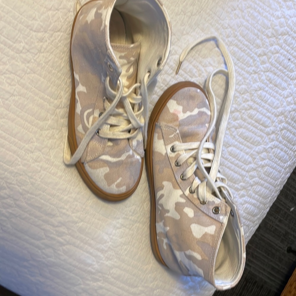Forever 21 Camo high tops!